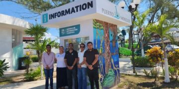 Brinda gobierno de Puerto Morelos atención directa a turistas