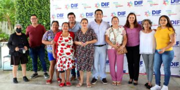 Entrega gobierno de Lili Campos prótesis dentales a pacientes de la tercera edad
