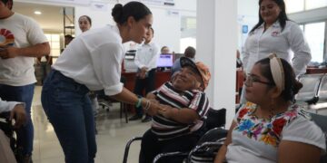 Facilita Ana Patricia Peralta regularización de documentos en ventanilla unica