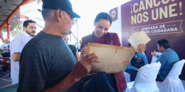 Facilita Ana Paty Peralta regularización de documentos en Jornadas de Atención Ciudadana