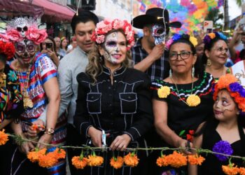 Gran participación en la celebración del Día de Muertos en Playa del Carmen