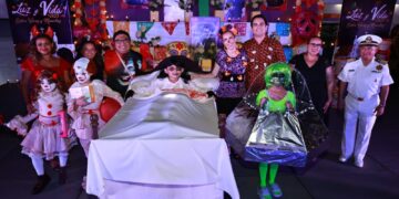 Isla Mujeres celebra la “Noche de Calaveritas” en el festival “Luz y Vida, entre Vivos y Muertos 2023”