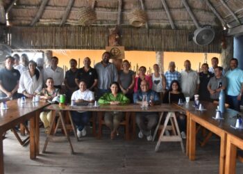 Mantiene Blanca Merari diálogo directo con sectores económicos de Puerto Morelos