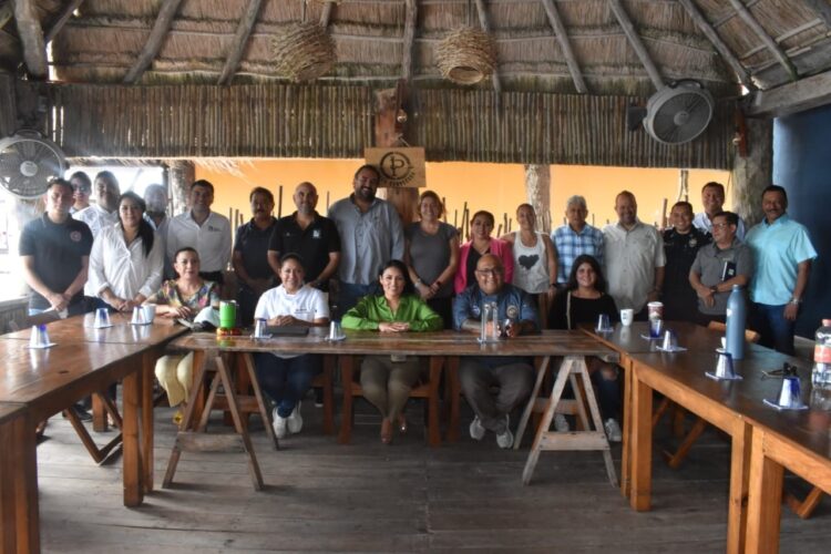 Mantiene Blanca Merari diálogo directo con sectores económicos de Puerto Morelos