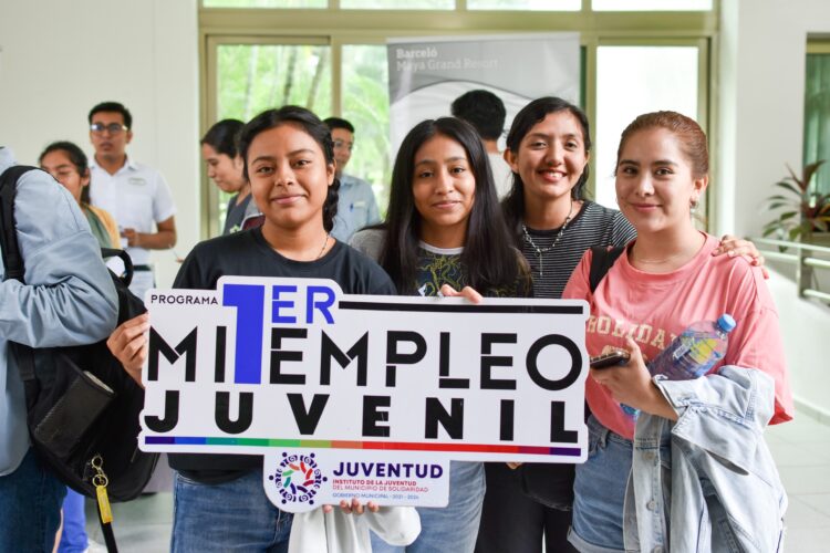 Más de 700 vacantes a estudiantes con la Feria Mi 1er Empleo Juvenil en Playa del Carmen