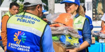 Protege Lili Campos a trabajadores de Servicios Públicos
