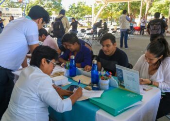 Realizan feria del empleo en Villamar 1 en Playa del Carmen
