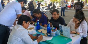 Realizan feria del empleo en Villamar 1 en Playa del Carmen