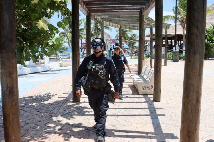 Refuerzan vigilancia en Puerto Morelos por fin de semana largo