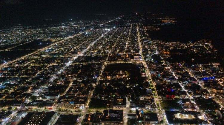 Solidaridad brilla como nunca, con luminarias renovadas