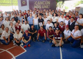 Encabeza Ana Paty Peralta jornada de atención "Cancún nos Une"