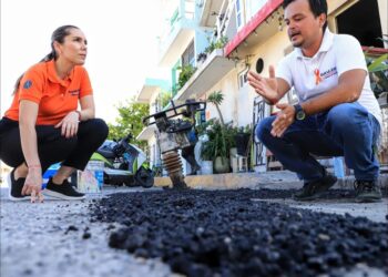 Gobierno de Atenea Gómez fortalece los trabajos de bacheo en Isla Mujeres