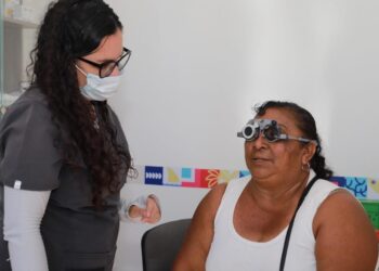 Atenea Gómez invita a registrarse en programa de cirugías oftalmológicas gratuitas de Isla Mujeres