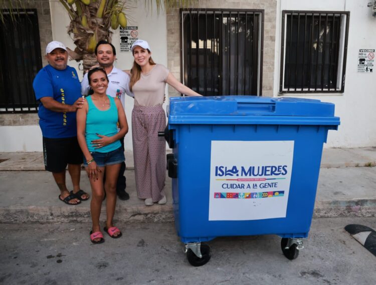 Atenea Gómez mantiene cercanía con los isleños con programa ‘Caminando en tu colonia’