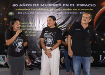 Felicita Blanca Merari a alumnos del Cobach por nueva edición de la “Noche de las Estrellas”