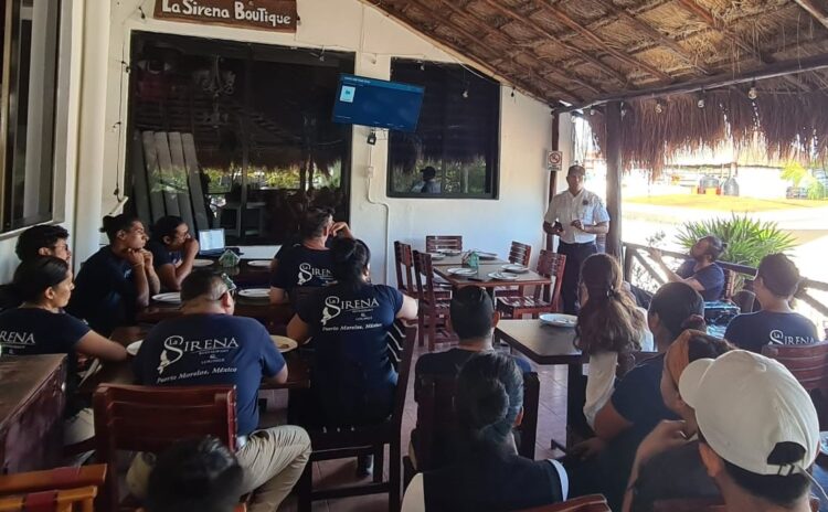 Refuerza seguridad pública capacitación para prevenir delitos en negocios de Puerto Morelos