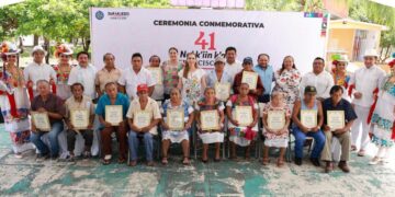 Atenea Gómez preside ceremonia por aniversario de la fundación de Francisco May
