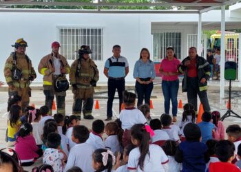 Realizan simulacro de incendio en jardín de niños en puerto Morelos