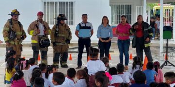 Realizan simulacro de incendio en jardín de niños en puerto Morelos