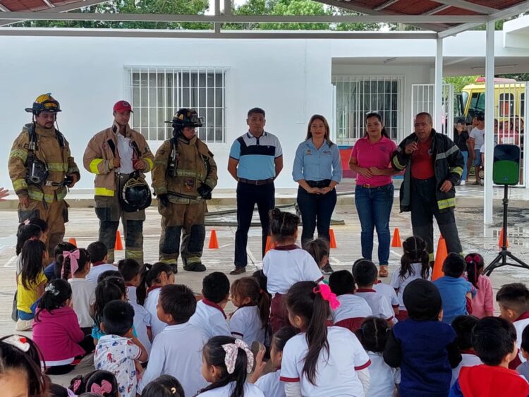 Realizan simulacro de incendio en jardín de niños en puerto Morelos