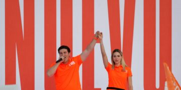 Samuel García respalda labor de Mariana Rodríguez tras declaraciones de Fox