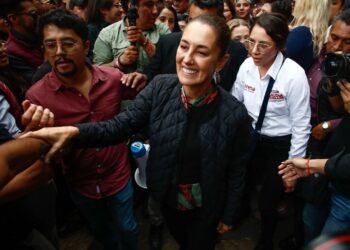 Se compromete Sheinbaum a continuar con pensión para adultos mayores