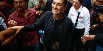 Se compromete Sheinbaum a continuar con pensión para adultos mayores