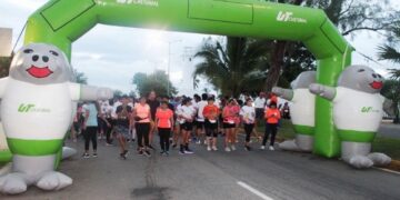 Corren por la democracia y la no violencia contra las mujeres y las niñas