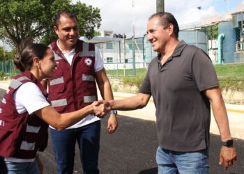 Trabaja Ana Paty peralta por mejorar calles y avenidas de Cancún