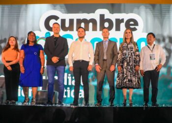 Lili Campos presente en la Cumbre Mundial de Comunicación Política
