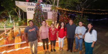 Enciende Blanca Merari Árbol Navideño en Central Vallarta