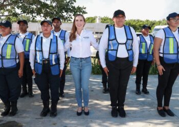 Continúa con éxito programa de Escuadrón Vial Escolar en Isla Mujeres