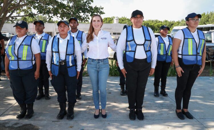 Continúa con éxito programa de Escuadrón Vial Escolar en Isla Mujeres