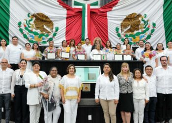 Entrega Congreso de Quintana Roo medalla al Mérito Mujer Indígena Maya “María Petrona Uicab”*
