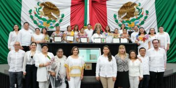 Entrega Congreso de Quintana Roo medalla al Mérito Mujer Indígena Maya “María Petrona Uicab”*