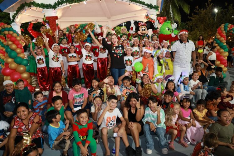 Atenea Gómez celebra con las familias isleñas la primera Posada en tu Colonia