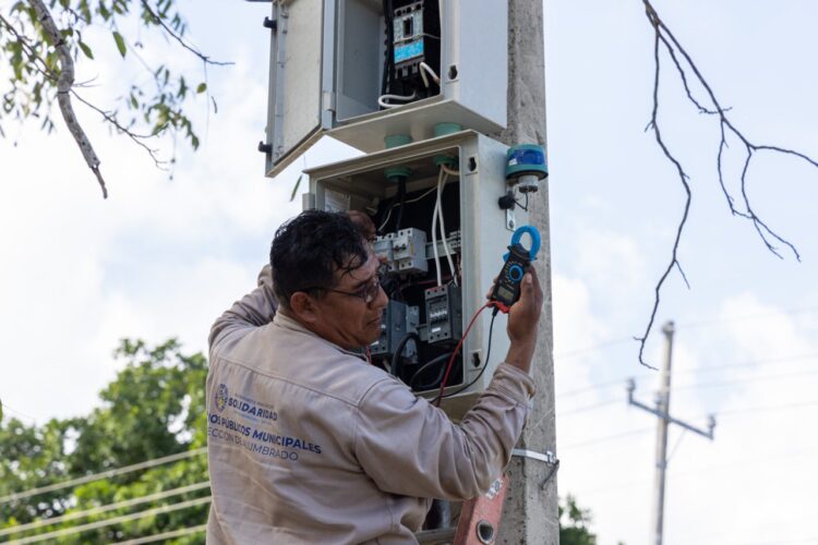 Iluminación de carretera en Solidaridad, una realidad