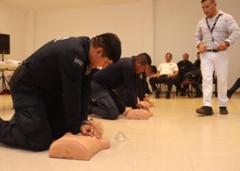 Refuerzan capacitación a policías de Puerto Morelos sobre primeros auxilios