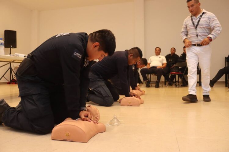 Refuerzan capacitación a policías de Puerto Morelos sobre primeros auxilios