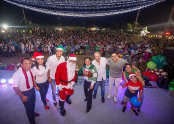 Festival navideño llena de alegría la comunidad de Leona Vicario