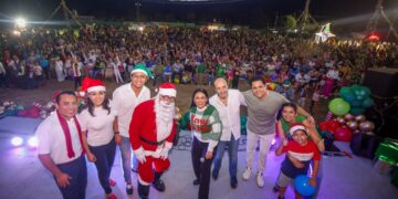 Festival navideño llena de alegría la comunidad de Leona Vicario