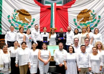 Entrega Congreso de Quintana Roo la Medalla al Mérito Policial