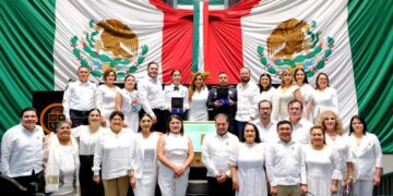Entrega Congreso de Quintana Roo la Medalla al Mérito Policial