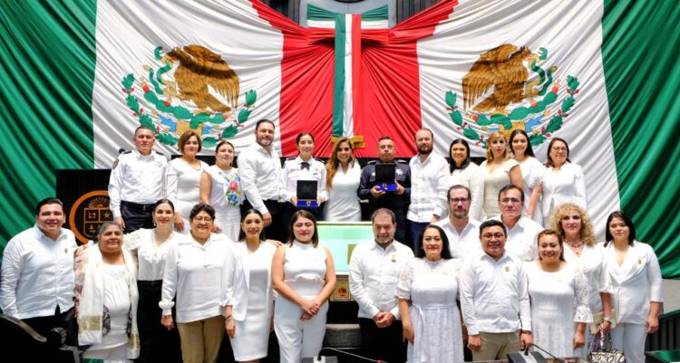 Entrega Congreso de Quintana Roo la Medalla al Mérito Policial