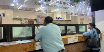 Gobierno de Atenea Gómez apoya a familias isleñas con descuentos en multas y recargos del predial