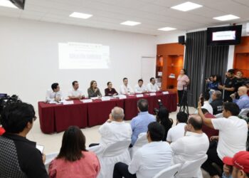 reestablece Ana Paty Peralta tarjetón turístico en Cancún