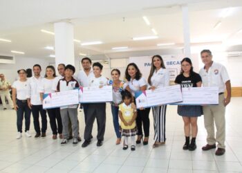 La educación es fundamental para la transformación: Ana Paty Peralta