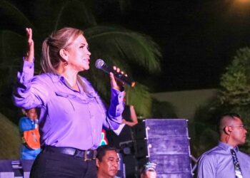 Lili Campos invita a recibir el 2024 en el Portal Maya