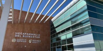 Inaugura AMLO la Megafarmacia del Bienestar