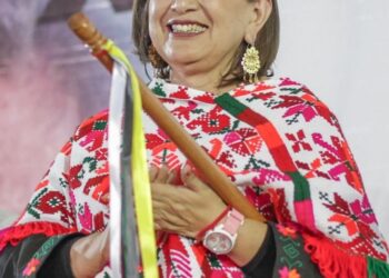 ¡No solo Sheinbaum! Xóchitl Gálvez recibe bastón de mando en San Luis Potosí